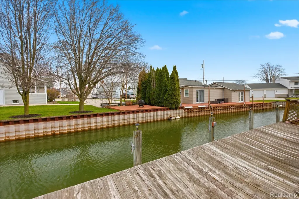 37886 Sunnybrook Street Harrison Charter Township MI 48045
