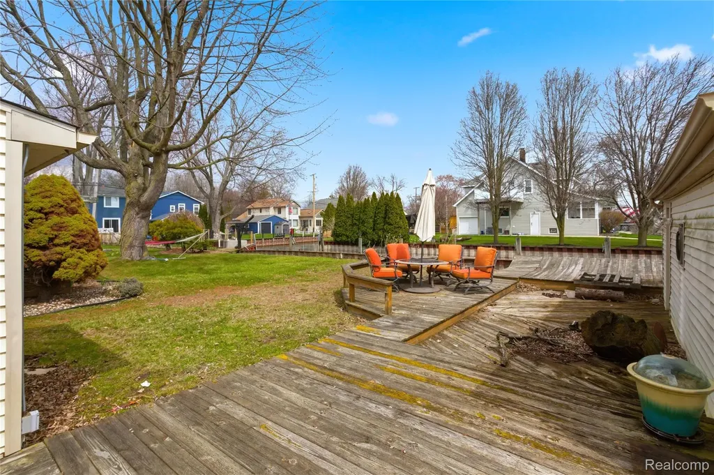 37886 Sunnybrook Street Harrison Charter Township MI 48045