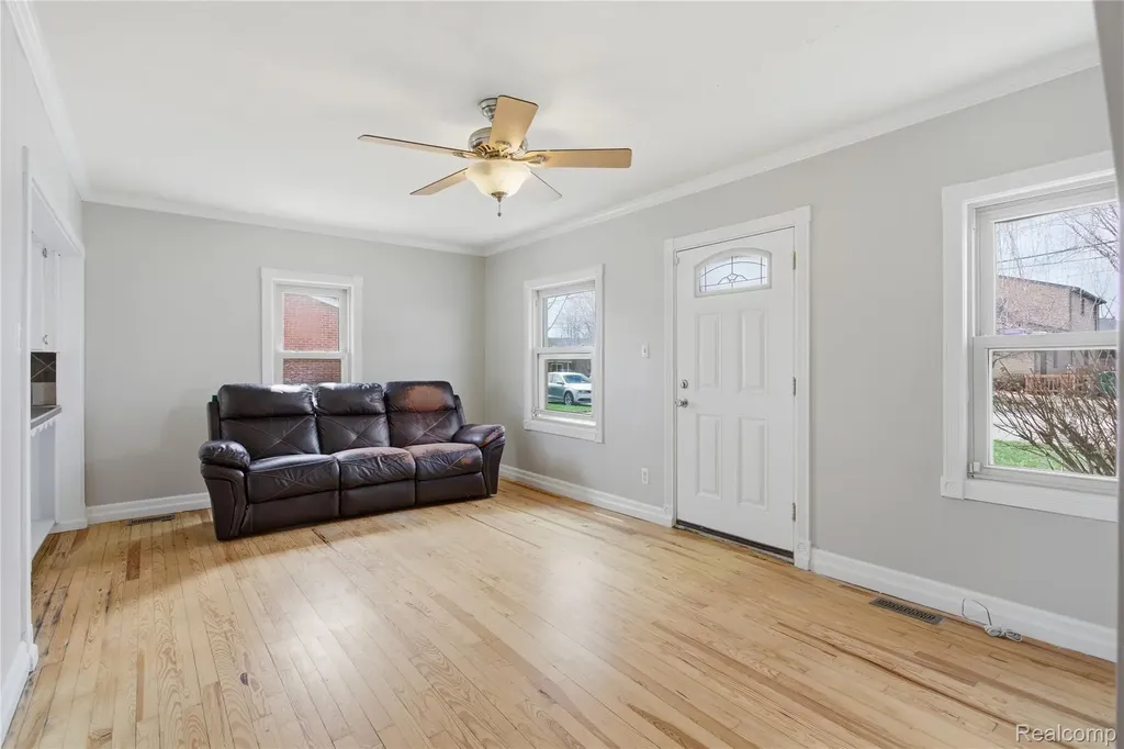 37886 Sunnybrook Street Harrison Charter Township MI 48045