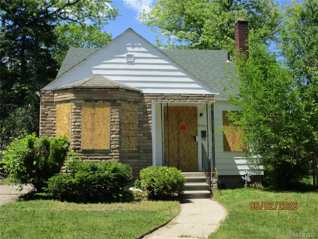 19393 Rowe Street Detroit City MI 48205