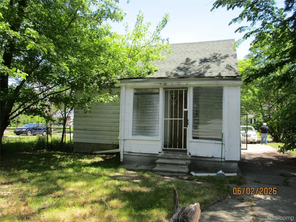 19393 Rowe Street Detroit City MI 48205
