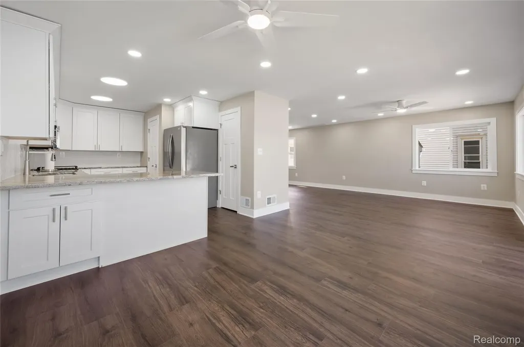 3515 Highland Boulevard Highland Charter Township MI 48356