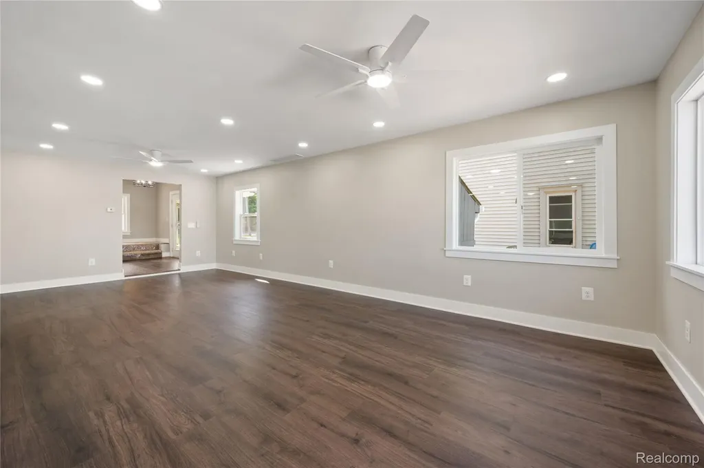 3515 Highland Boulevard Highland Charter Township MI 48356