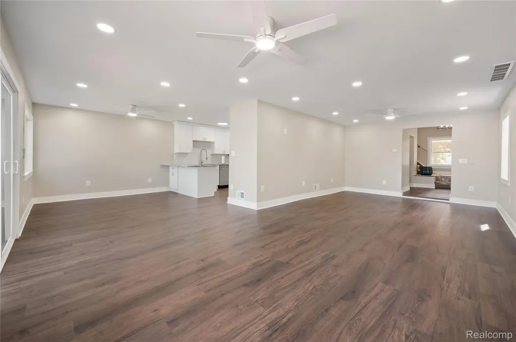 3515 Highland Boulevard Highland Charter Township MI 48356