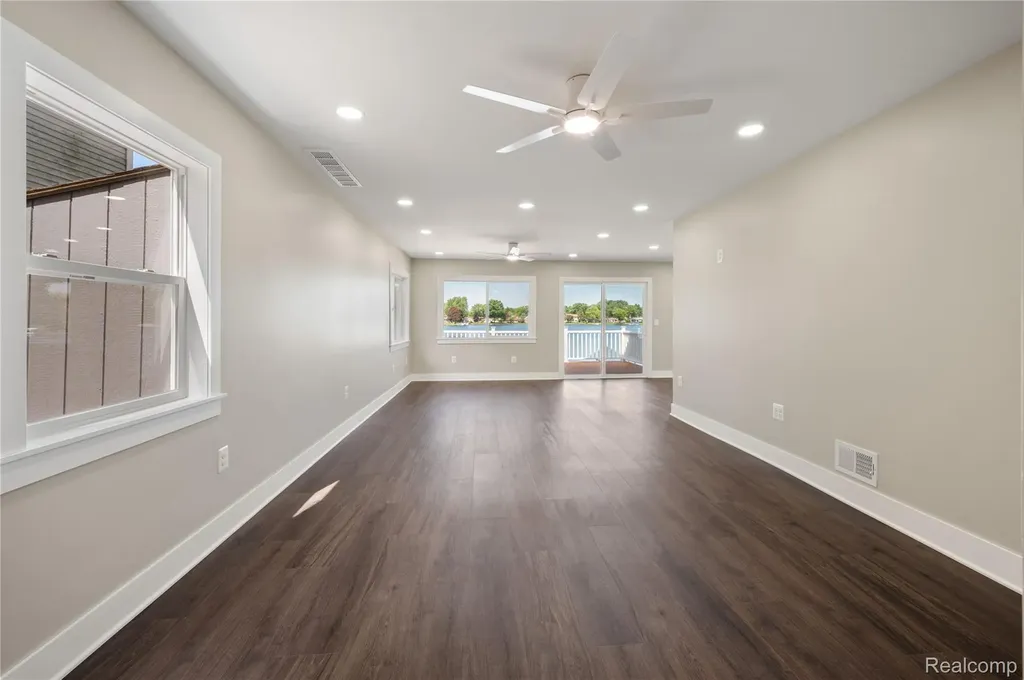 3515 Highland Boulevard Highland Charter Township MI 48356