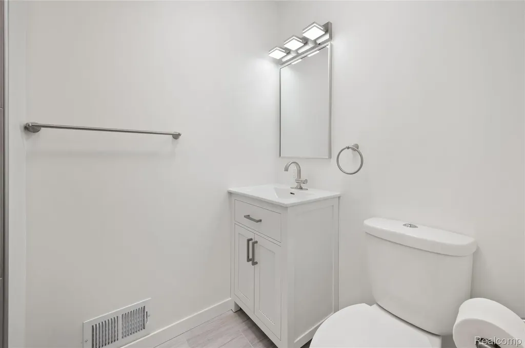 3515 Highland Boulevard Highland Charter Township MI 48356