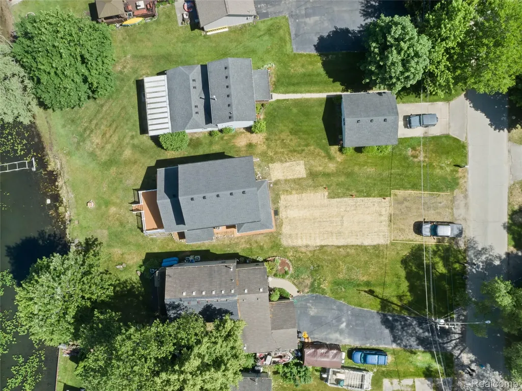 3515 Highland Boulevard Highland Charter Township MI 48356