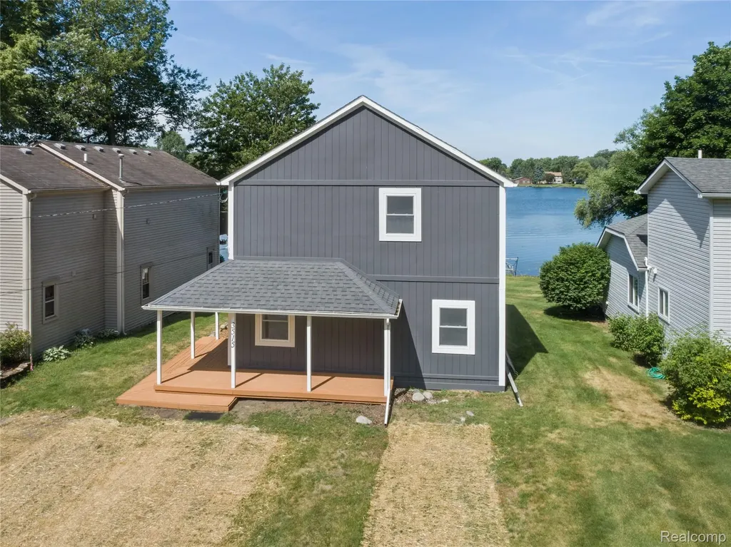 3515 Highland Boulevard Highland Charter Township MI 48356
