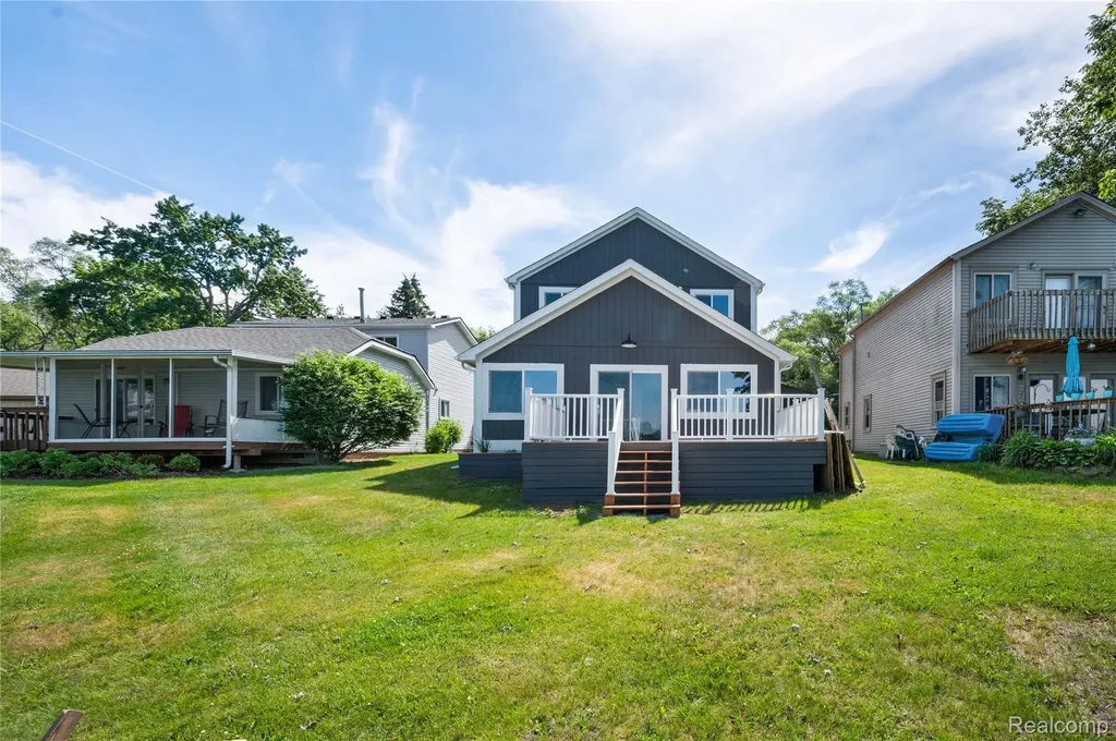 3515 Highland Boulevard Highland Charter Township MI 48356