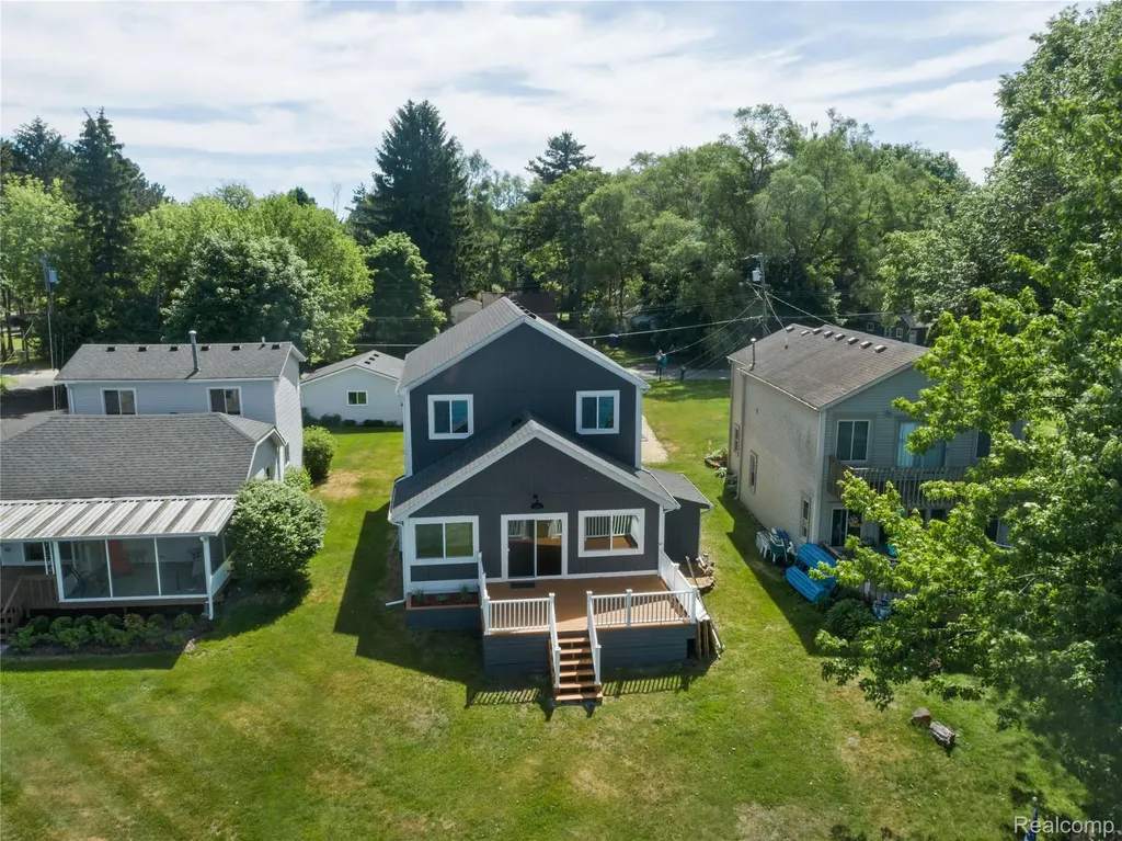 3515 Highland Boulevard Highland Charter Township MI 48356