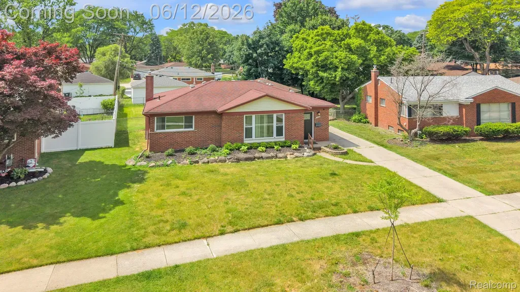 27827 Lyndon Street Livonia City MI 48154