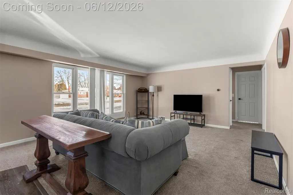 27827 Lyndon Street Livonia City MI 48154