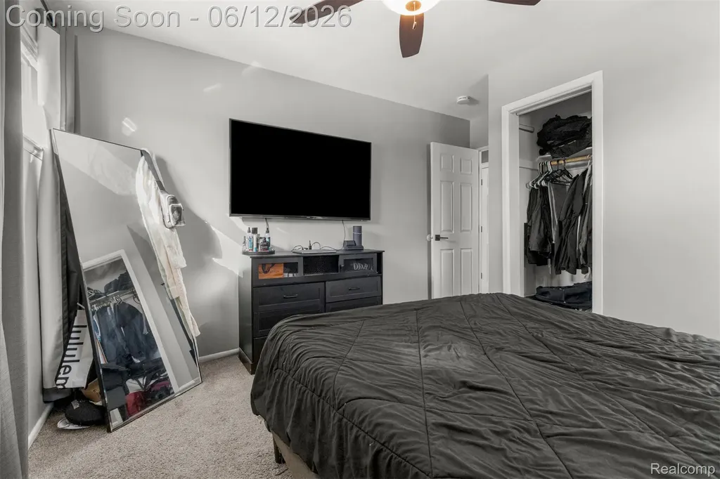 27827 Lyndon Street Livonia City MI 48154