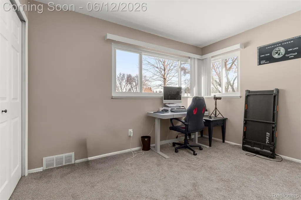 27827 Lyndon Street Livonia City MI 48154