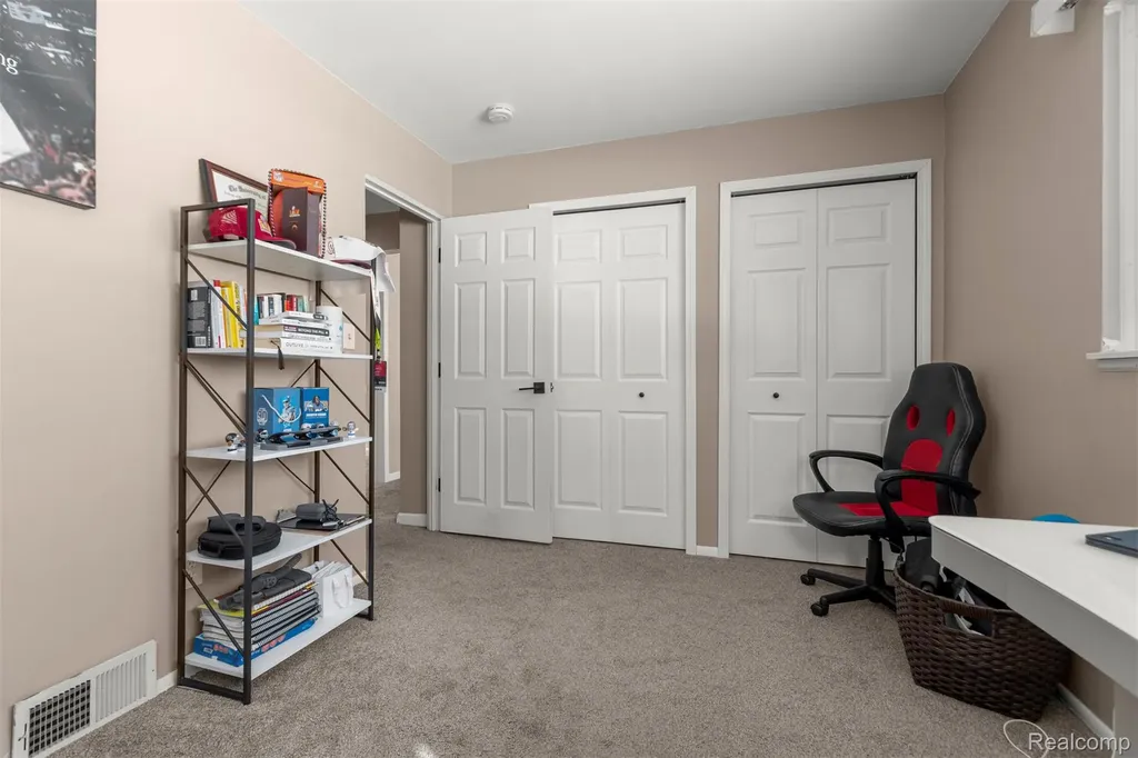 27827 Lyndon Street Livonia City MI 48154