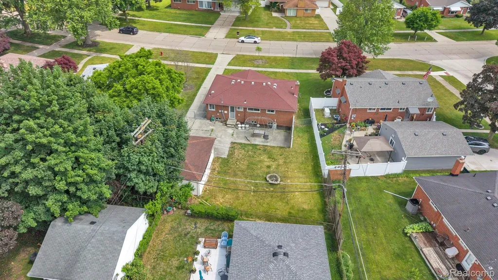 27827 Lyndon Street Livonia City MI 48154