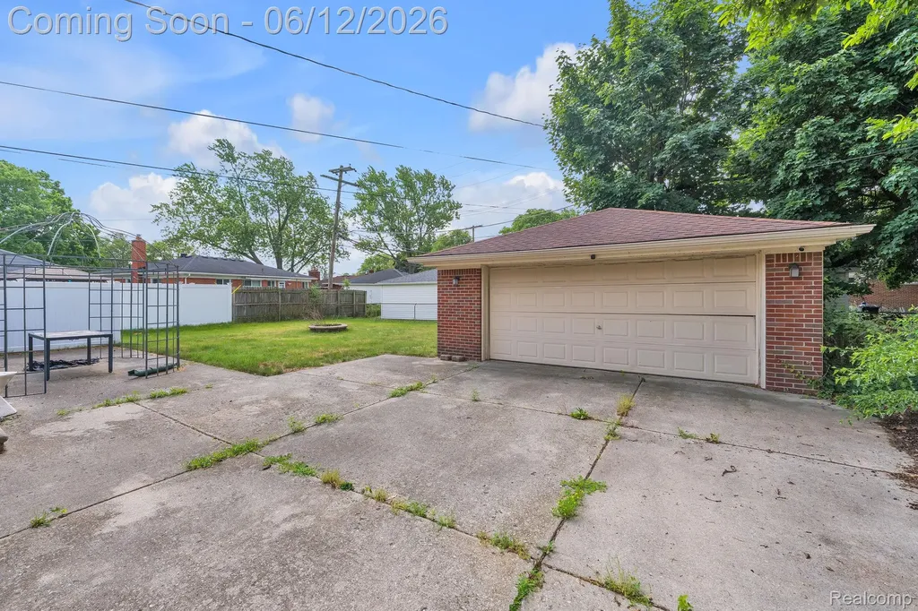 27827 Lyndon Street Livonia City MI 48154