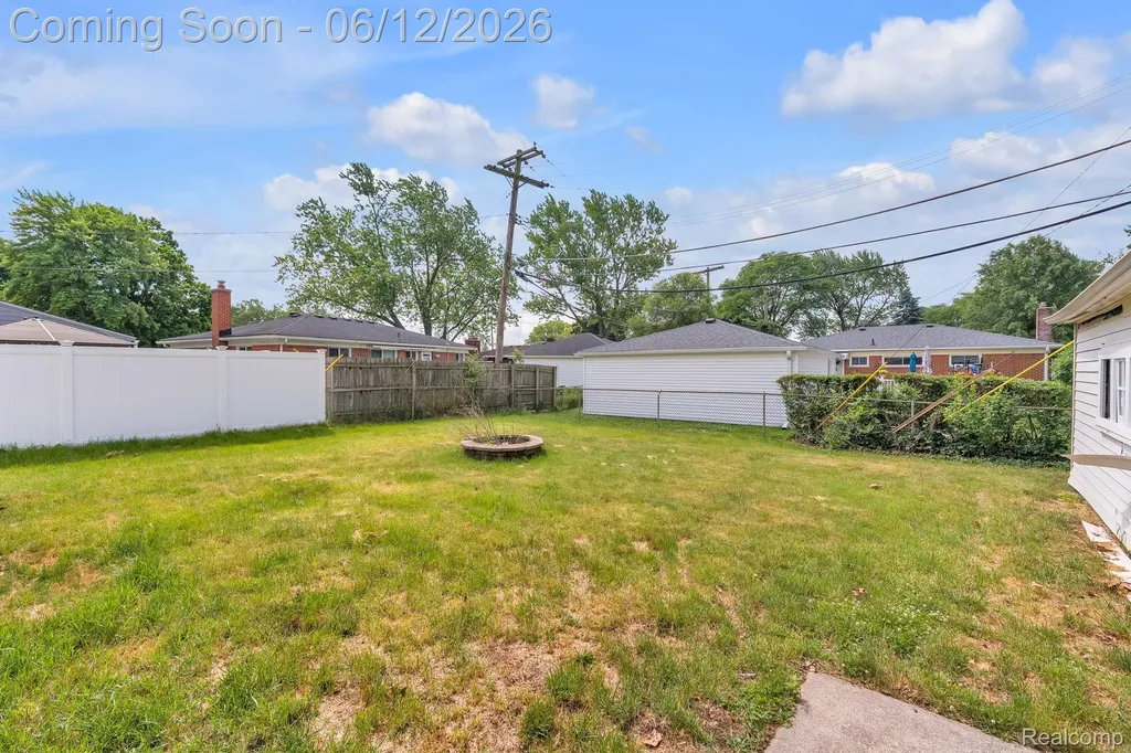 27827 Lyndon Street Livonia City MI 48154