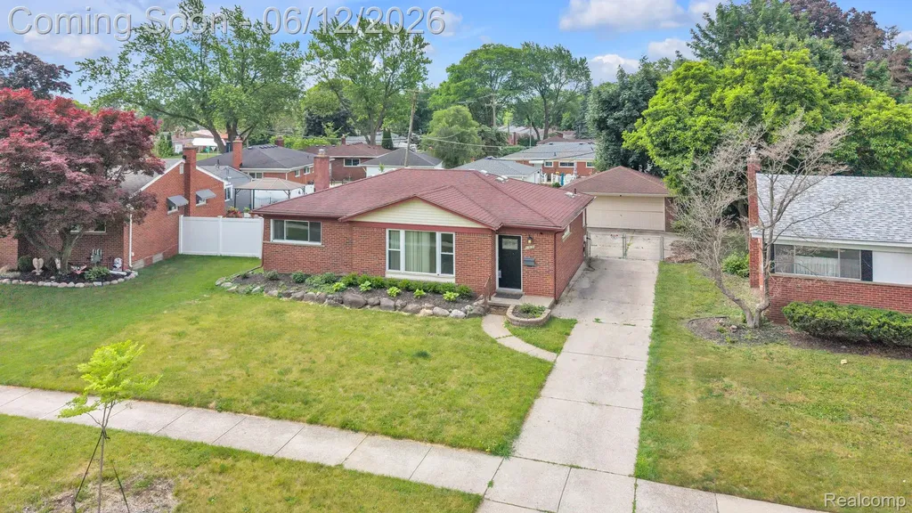 27827 Lyndon Street Livonia City MI 48154