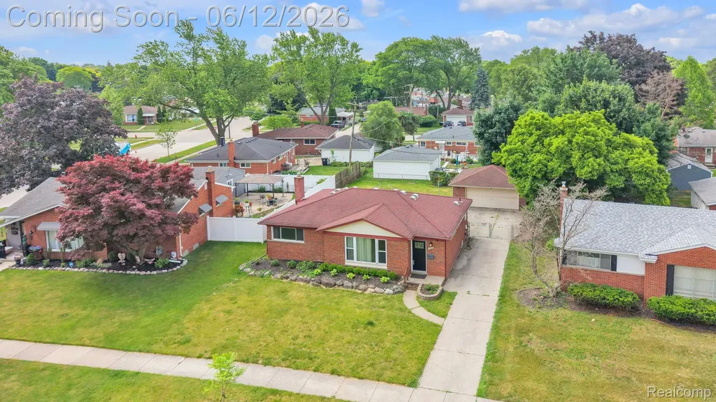 27827 Lyndon Street Livonia City MI 48154
