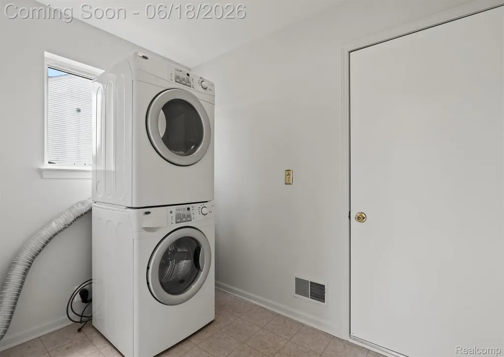 8249 Clocktower Court Romulus City MI 48174