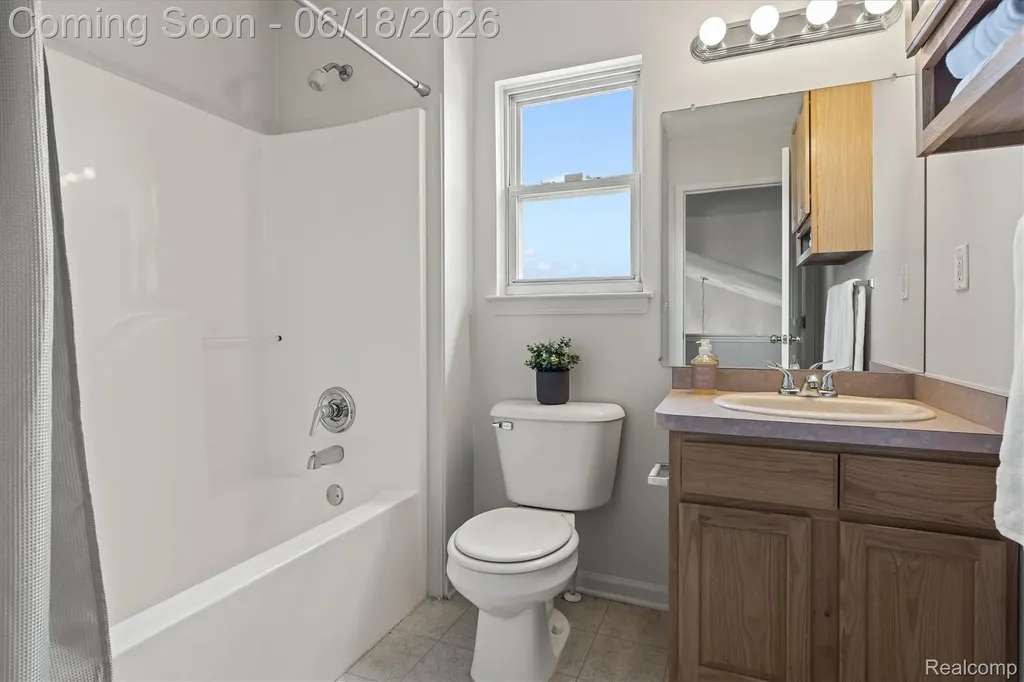 8249 Clocktower Court Romulus City MI 48174
