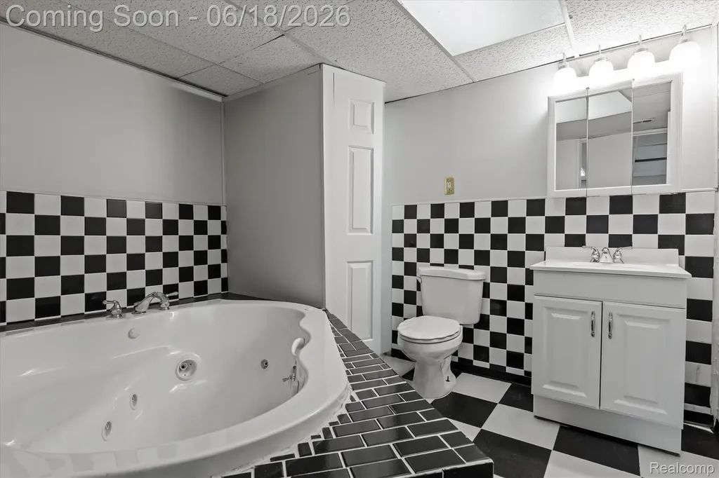 8249 Clocktower Court Romulus City MI 48174