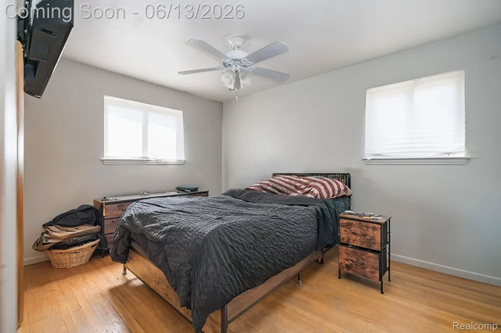 4929 Dudley Street Dearborn Heights City MI 48125