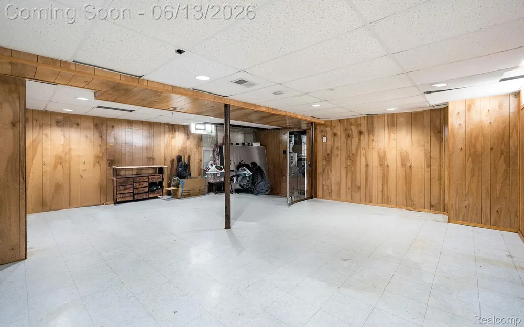 4929 Dudley Street Dearborn Heights City MI 48125