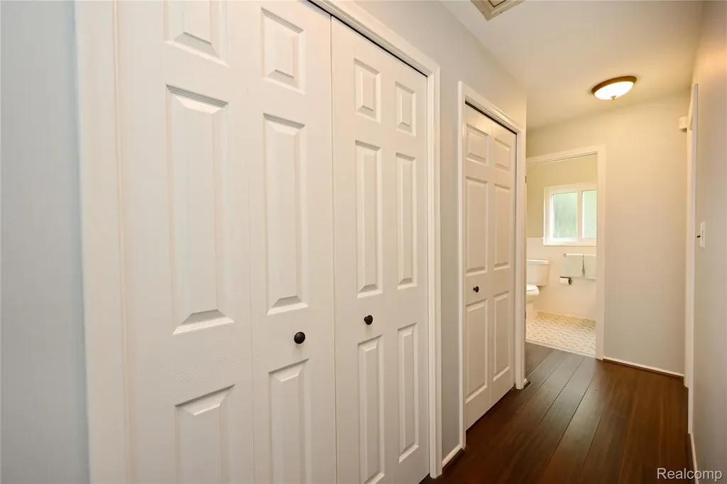 24136 Twin Valley Court Farmington City MI 48336