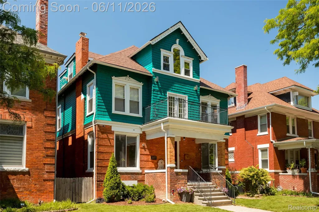 227 Melbourne Street Detroit City MI 48202