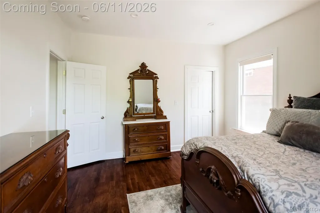 227 Melbourne Street Detroit City MI 48202