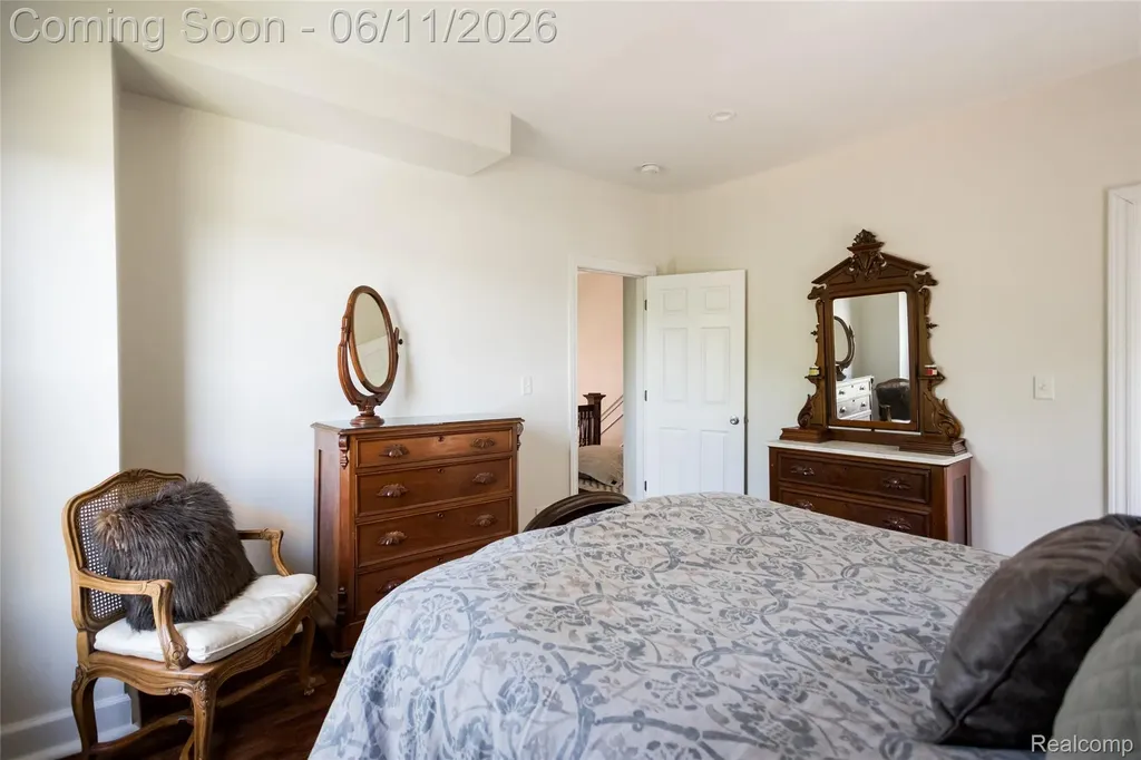 227 Melbourne Street Detroit City MI 48202