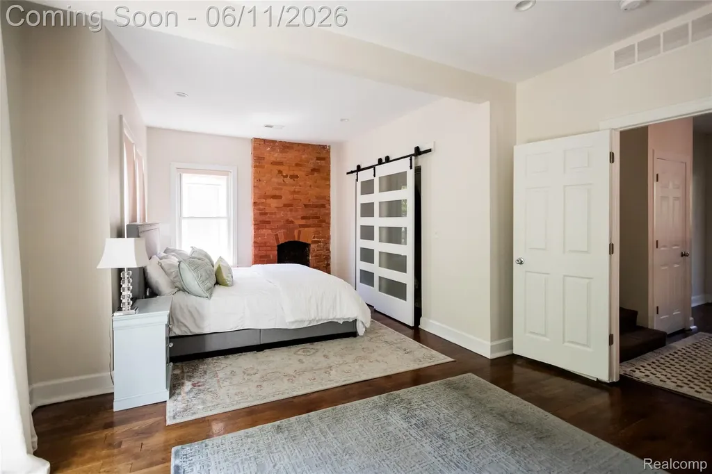 227 Melbourne Street Detroit City MI 48202