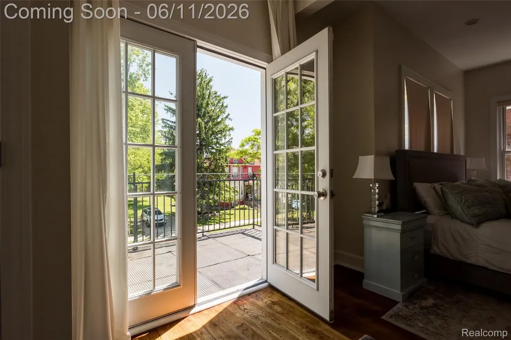 227 Melbourne Street Detroit City MI 48202