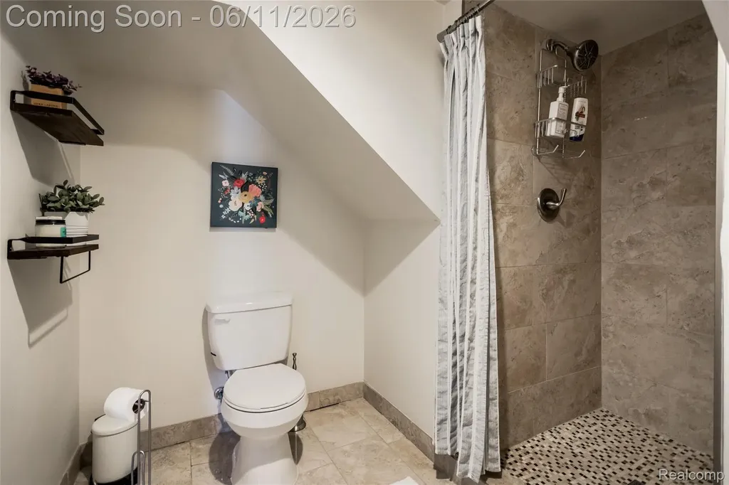227 Melbourne Street Detroit City MI 48202