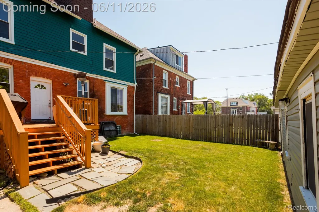 227 Melbourne Street Detroit City MI 48202