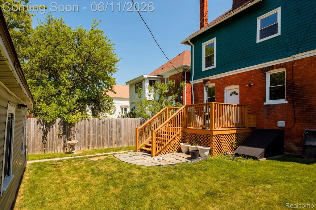 227 Melbourne Street Detroit City MI 48202