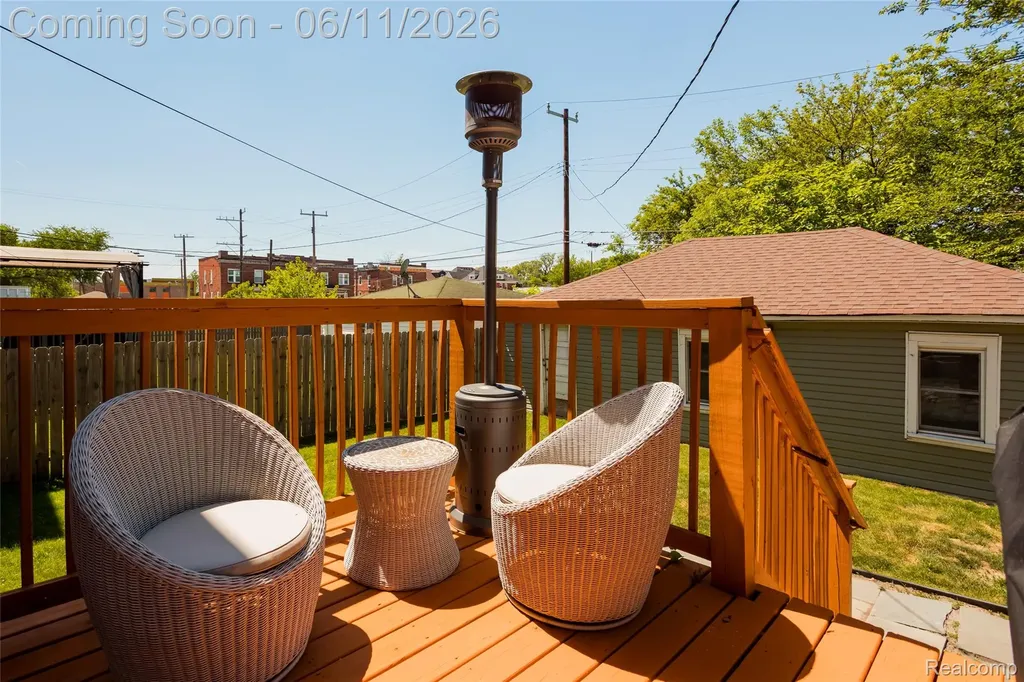 227 Melbourne Street Detroit City MI 48202