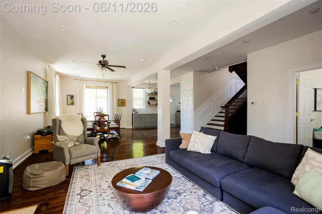 227 Melbourne Street Detroit City MI 48202