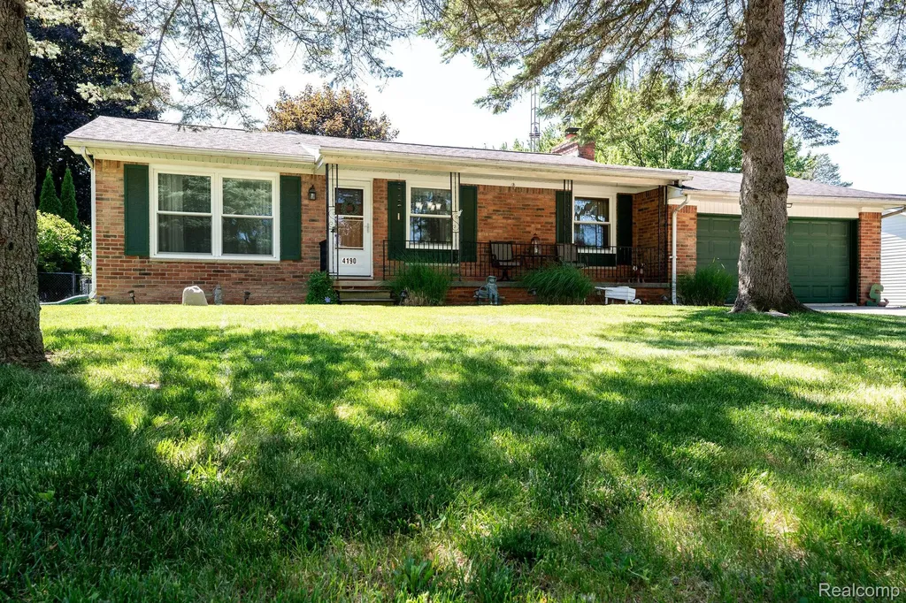 4190 Charter Oak Drive Flint Charter Township MI 48507