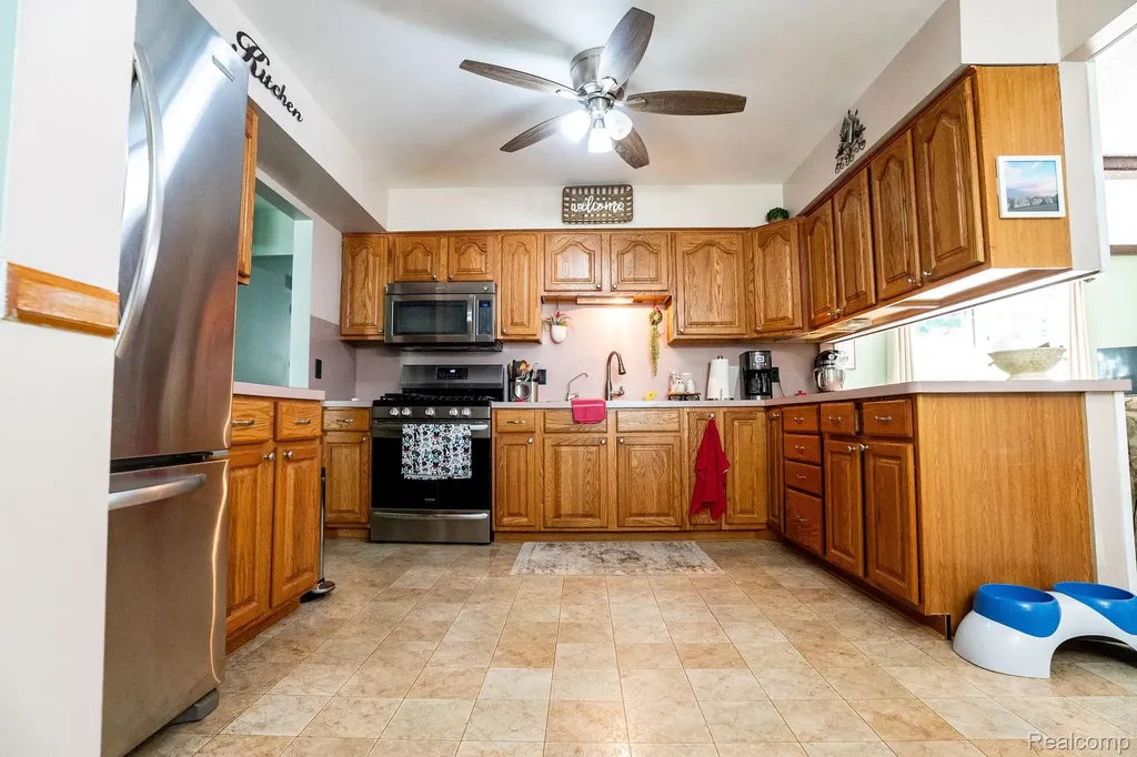4190 Charter Oak Drive Flint Charter Township MI 48507