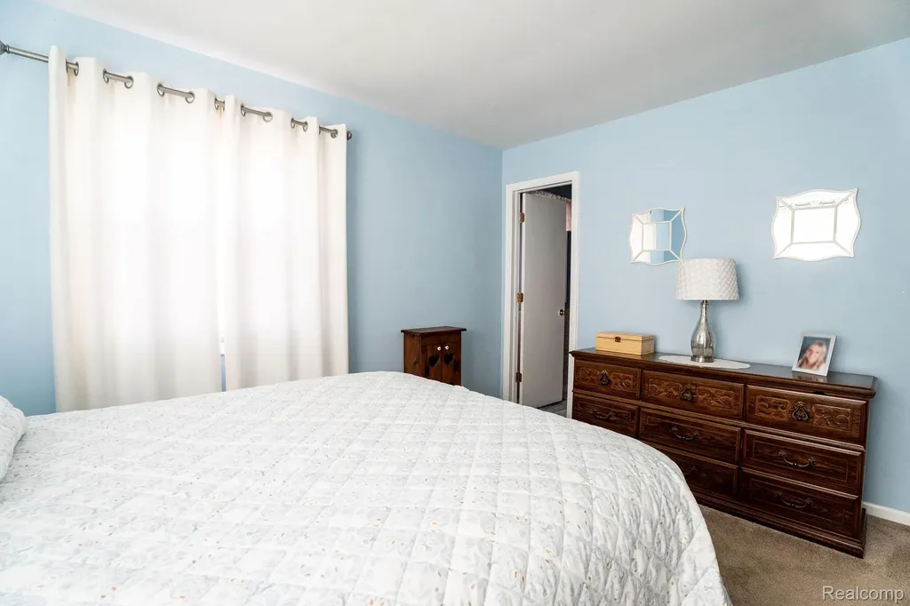 4190 Charter Oak Drive Flint Charter Township MI 48507