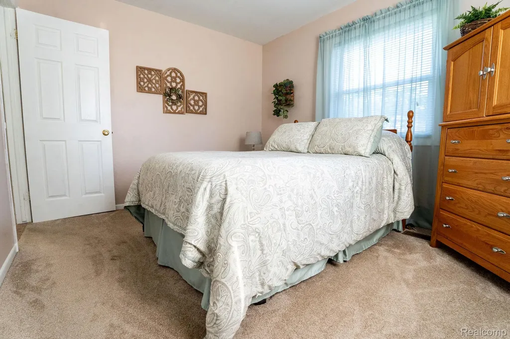 4190 Charter Oak Drive Flint Charter Township MI 48507