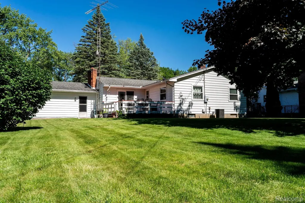 4190 Charter Oak Drive Flint Charter Township MI 48507