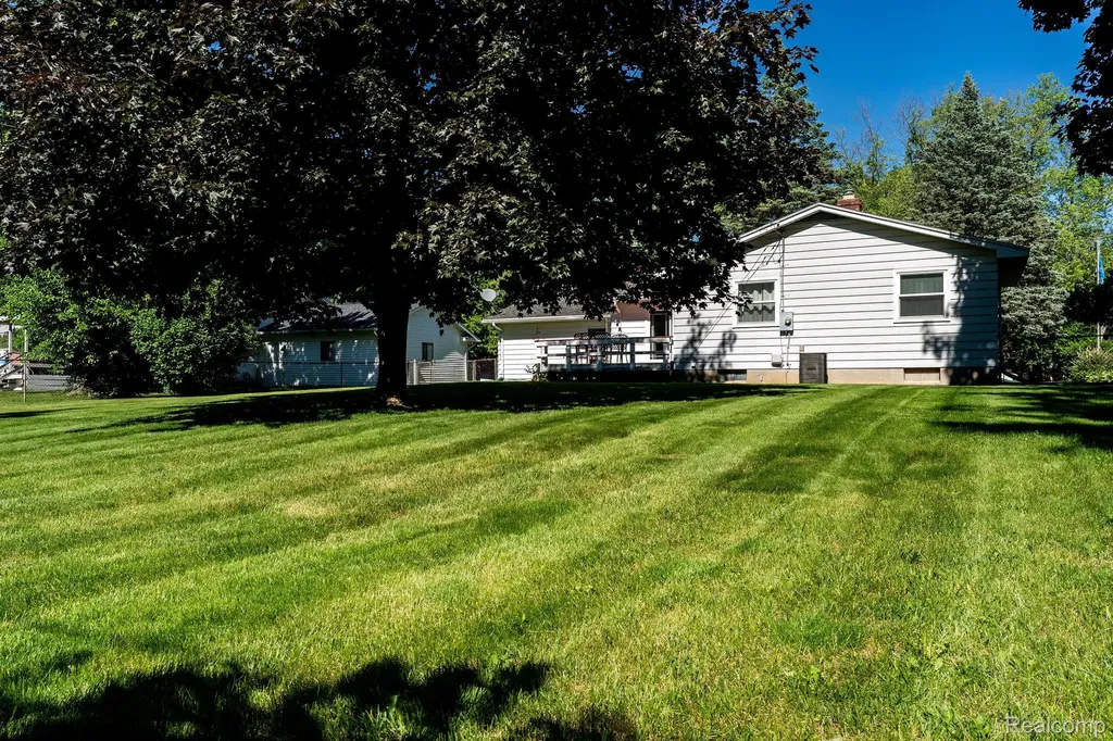 4190 Charter Oak Drive Flint Charter Township MI 48507