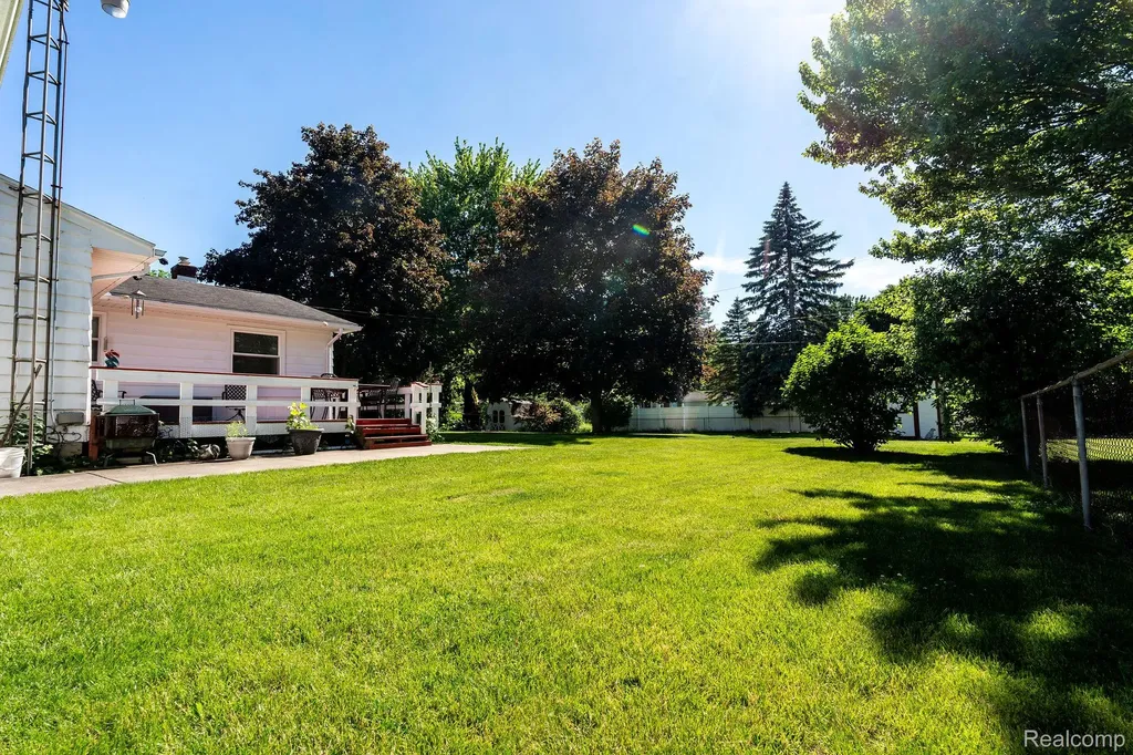 4190 Charter Oak Drive Flint Charter Township MI 48507