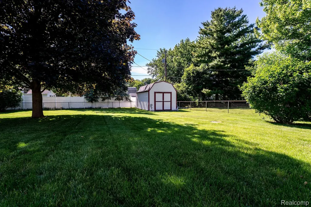 4190 Charter Oak Drive Flint Charter Township MI 48507
