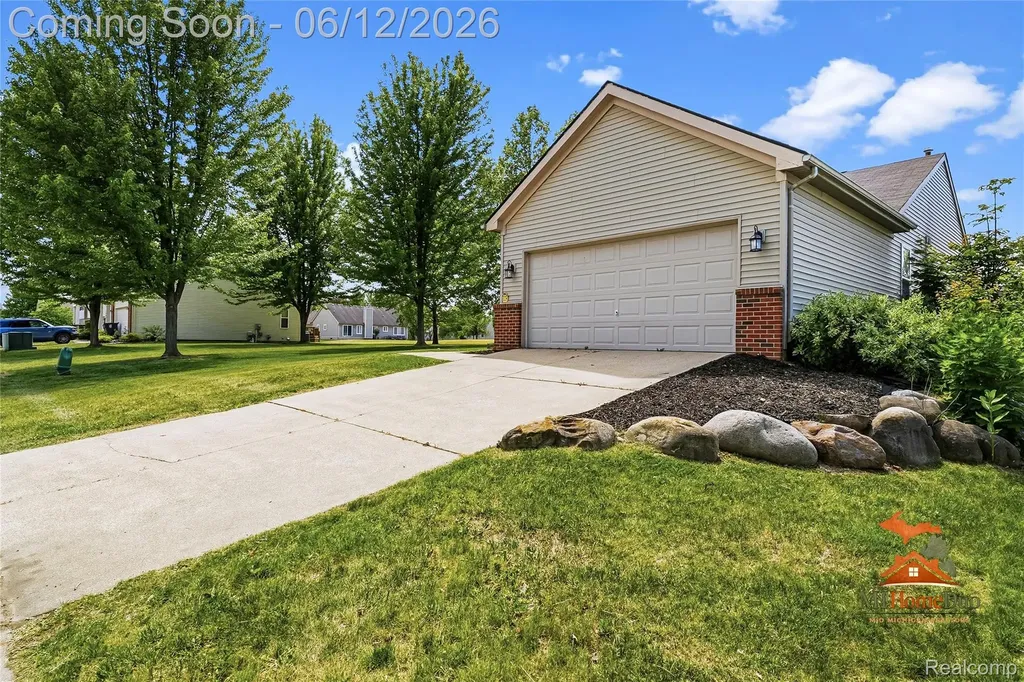 1501 Vanderbilt Drive Flint City MI 48503