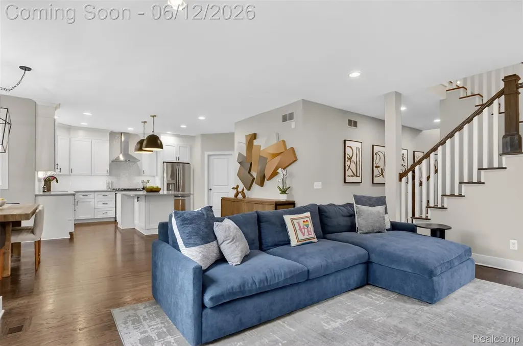 15844 Kirkshire Avenue Beverly Hills Village MI 48025